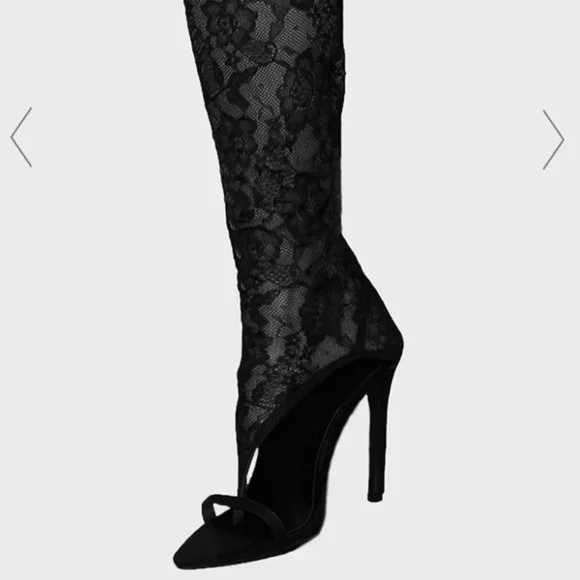 Pretty Little Thing BLACK LACE TOE THONG THIGH HIGH HEELS - Picture 4 of 4